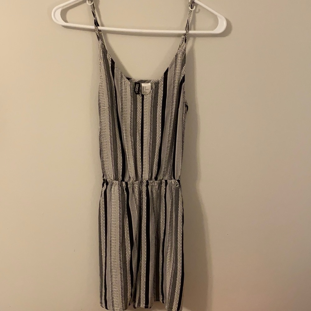 Romper with Pockets!